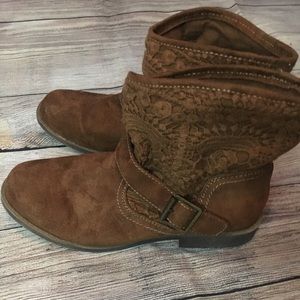 Mudd brand ankle boots / booties Size 9.5